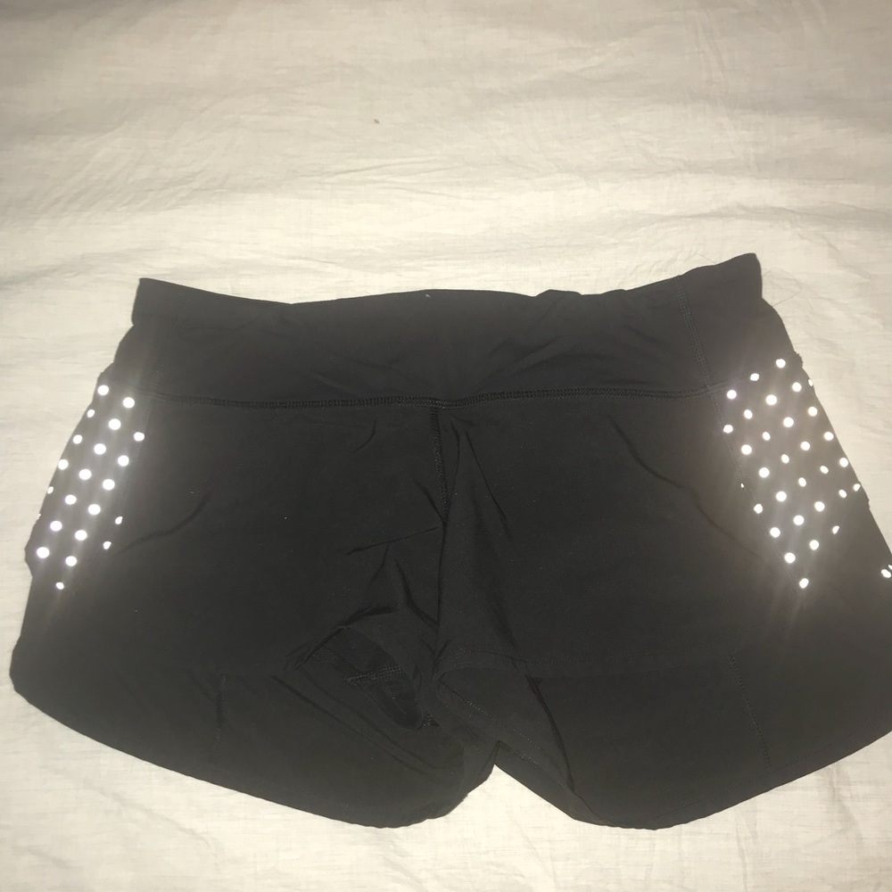 Lululemon size 6 speed shorts